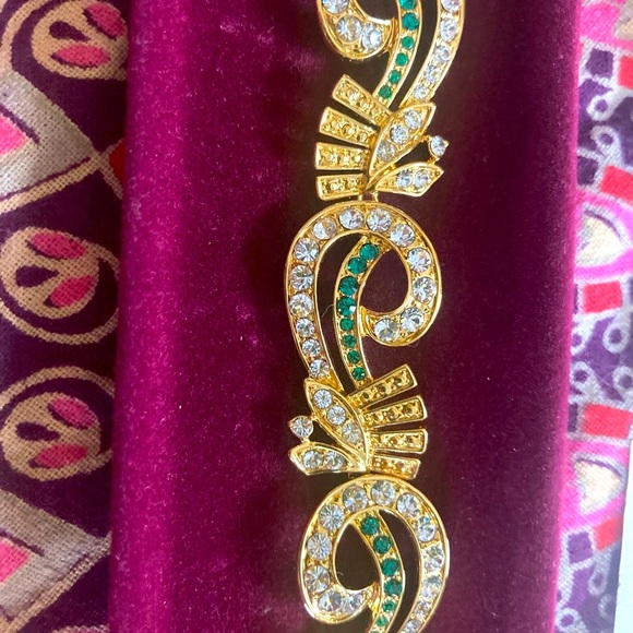 Jewelry - Cam rose & Kross Costume Jewelry Jackie Kennedy look alike gold emerald fake!